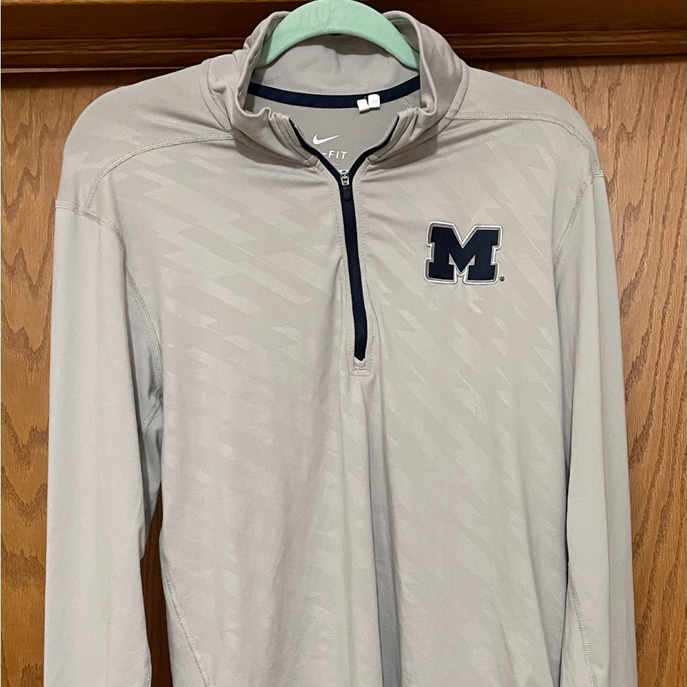 Nike 1/4 zip polyester pullover